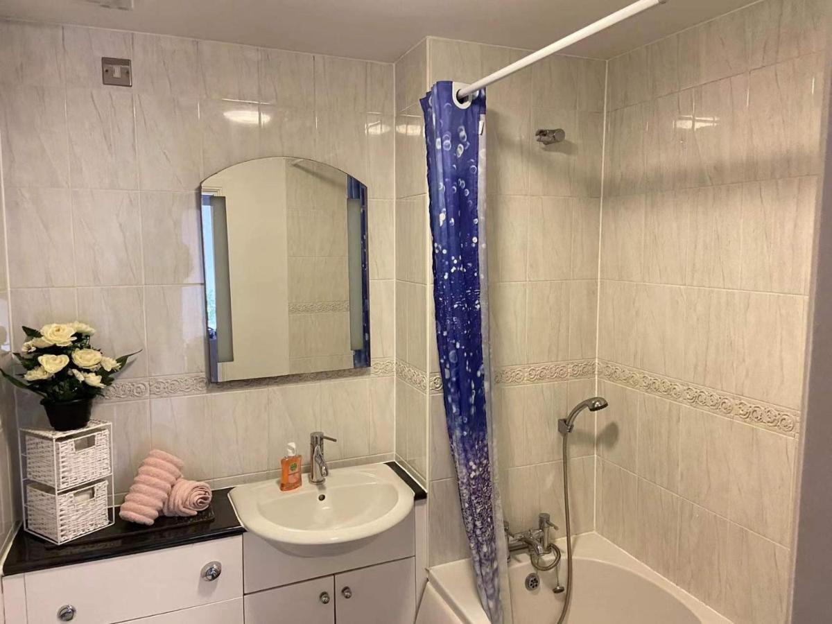 Beach Front Apt With Stunning Sea View سوانسي المظهر الخارجي الصورة